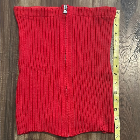 Red Ribbed Knit Skirt - Picture 6 of 6